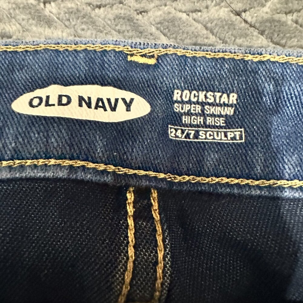 Old Navy Rockstar Super Skinny High Rise Jeans - Picture 3 of 3